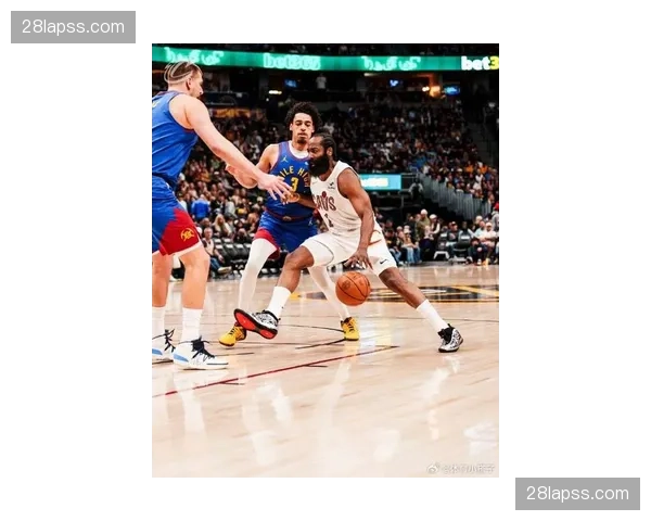 骑士主场火力场均129.5分，哈登控场激活全队进攻状态